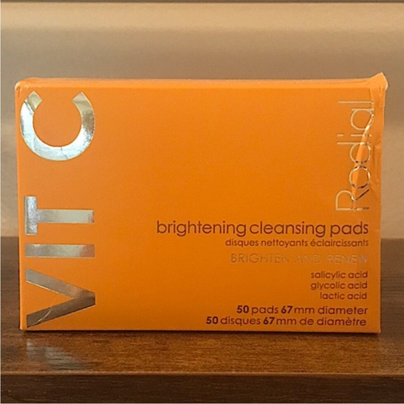 Rodial Vitamic C Brightening Cleansing Pads to Brighten and Renew, 50 Count - Picture 10 of 13